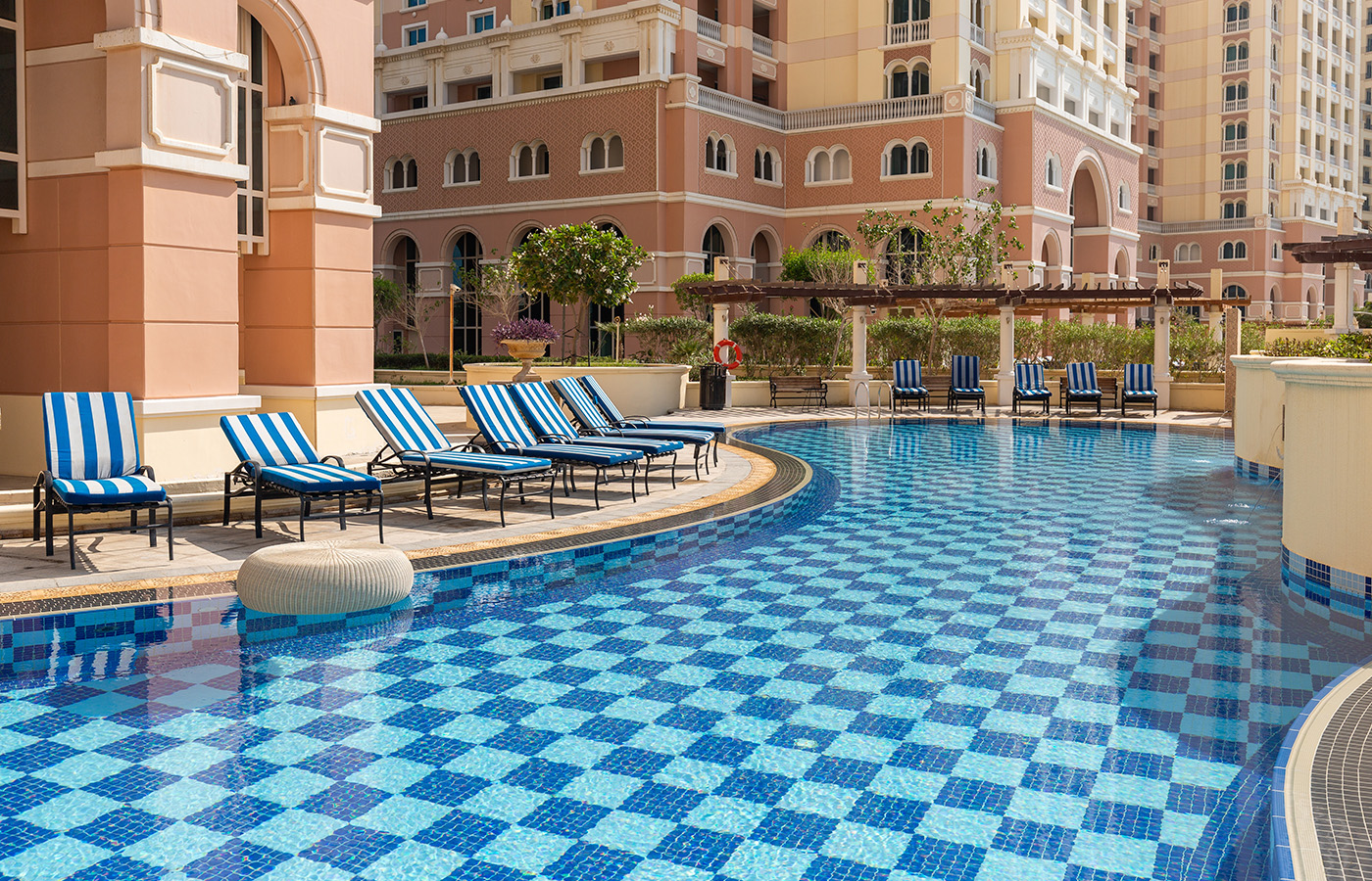 Туры в Эр-Рувайс из Нижнекамска