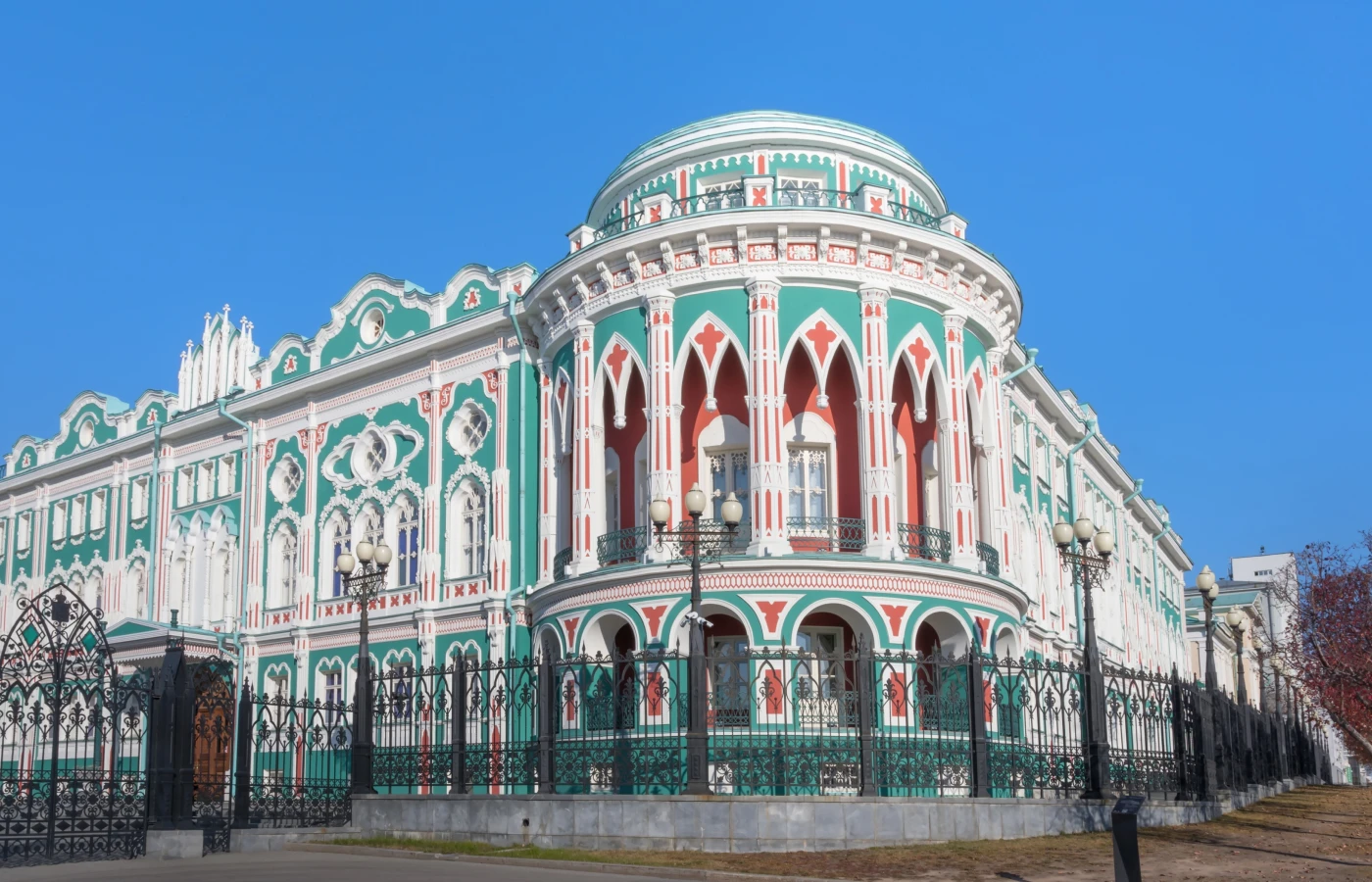 Отели Екатеринбурга из Нижнекамска